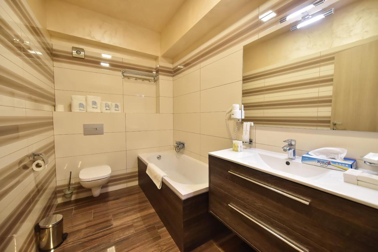 White Tower Private Apartment Beach View 马马亚 外观 照片